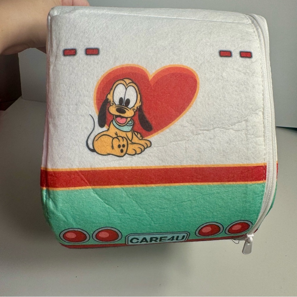 NWT. Disney Pluto Plush Vet Set is an 11-piece play set. Disney Junior - Picture 11 of 16